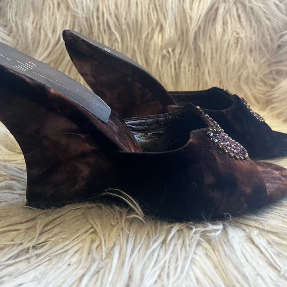 Linea Paolo velvet wedge shoe